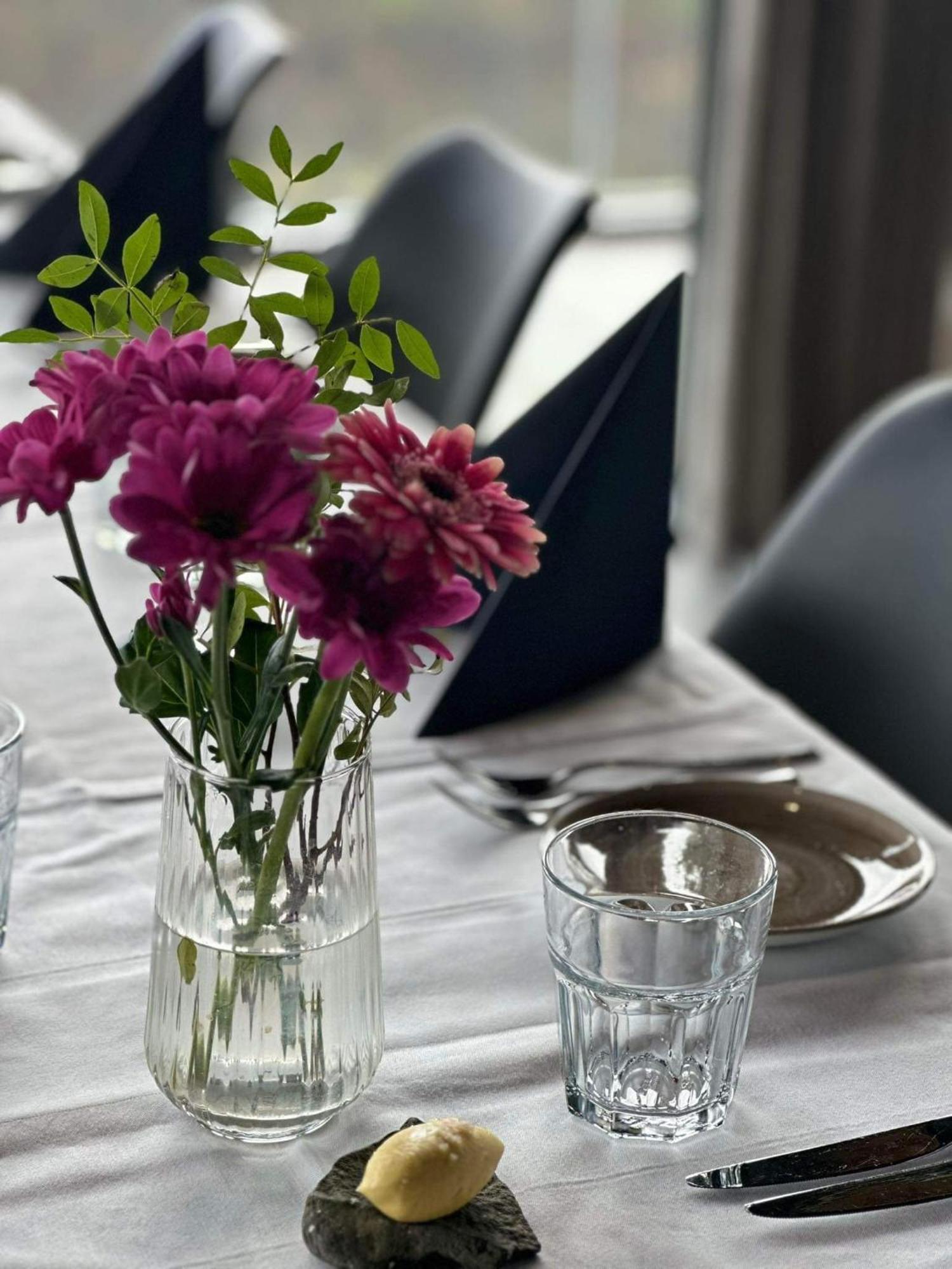 Hotel Varmaland Екстер'єр фото